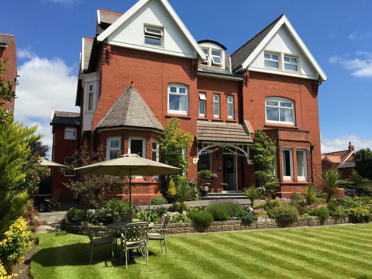 Mode - The Old School House Apartment Lytham St Annes Exterior foto
