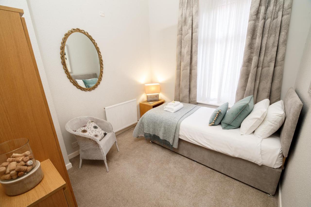 Mode - The Old School House Apartment Lytham St Annes Exterior foto