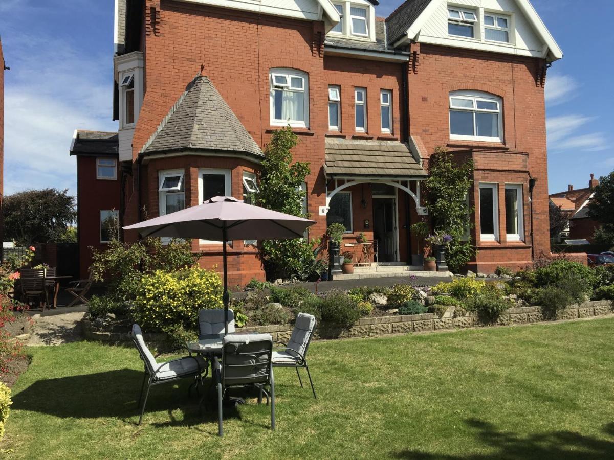 Mode - The Old School House Apartment Lytham St Annes Exterior foto